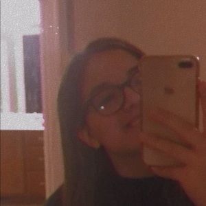 Meet your Posher, Ellie